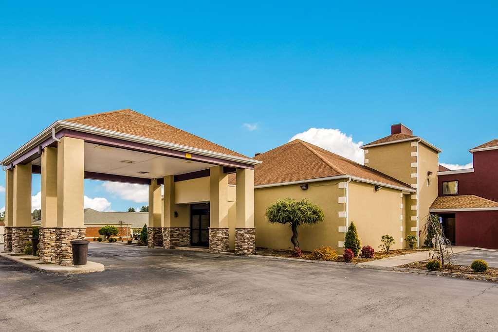 Отель Clarion Pointe Абингдон Экстерьер фото
