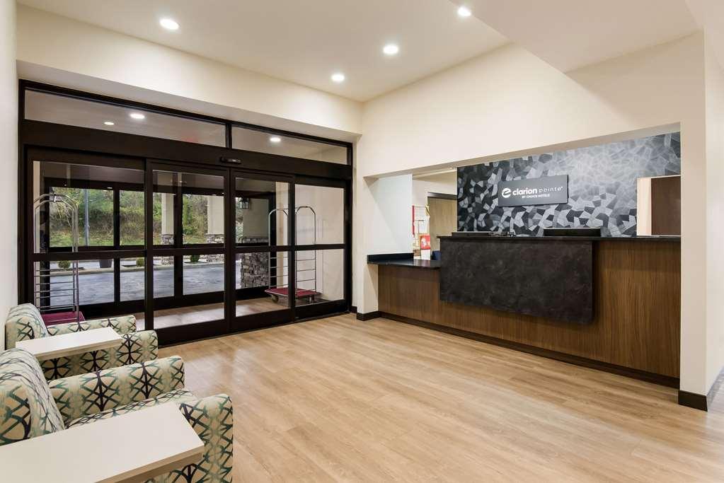 Отель Clarion Pointe Абингдон Интерьер фото